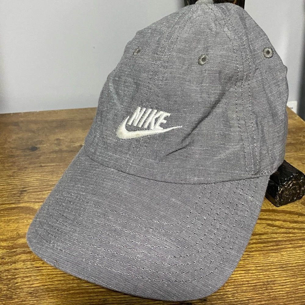 Grey Nike Heritage86